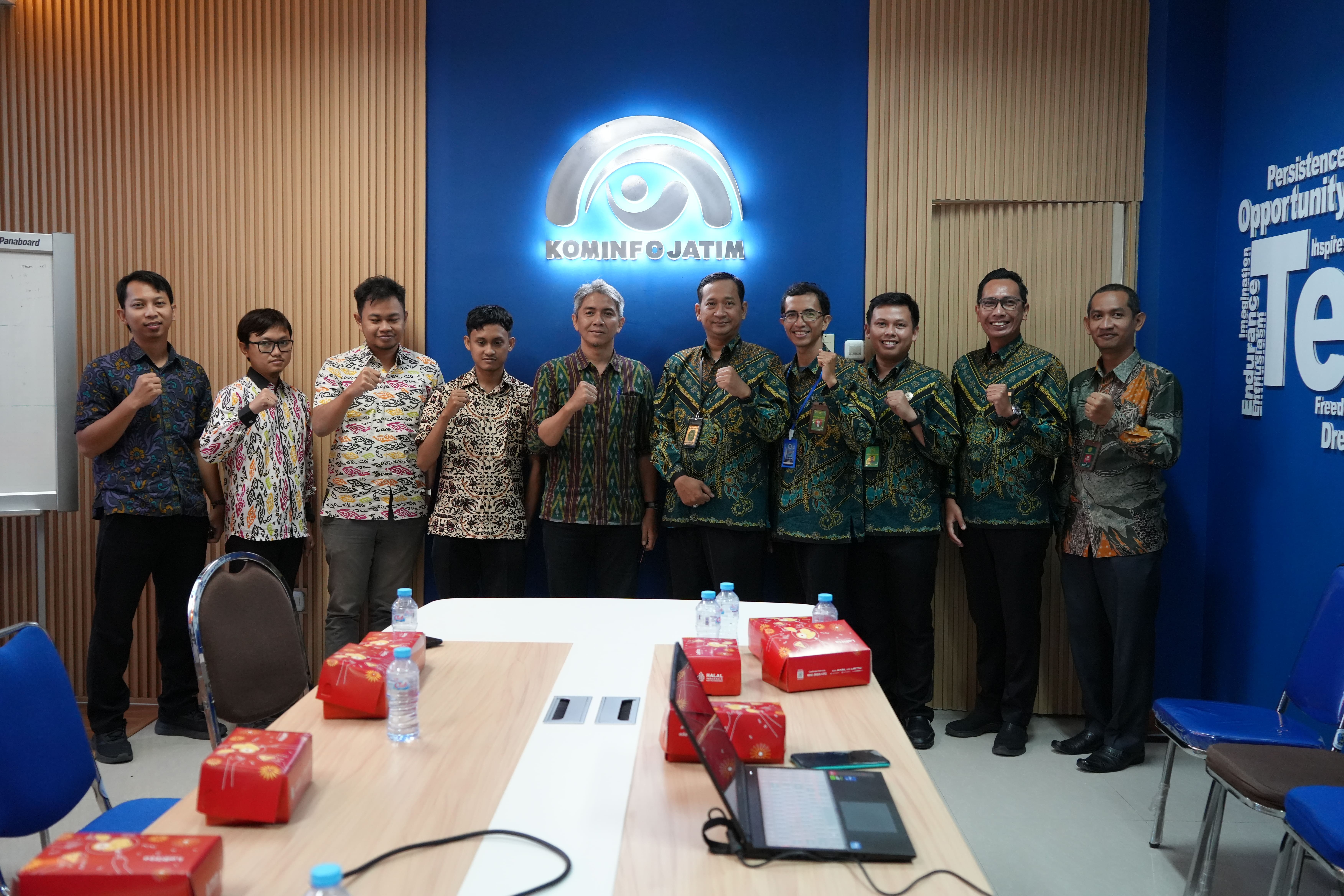 Tim IT PTA Surabaya Lakukan Studi Banding ke Kominfo Jatim untuk Tingkatkan Kualitas Layanan TI