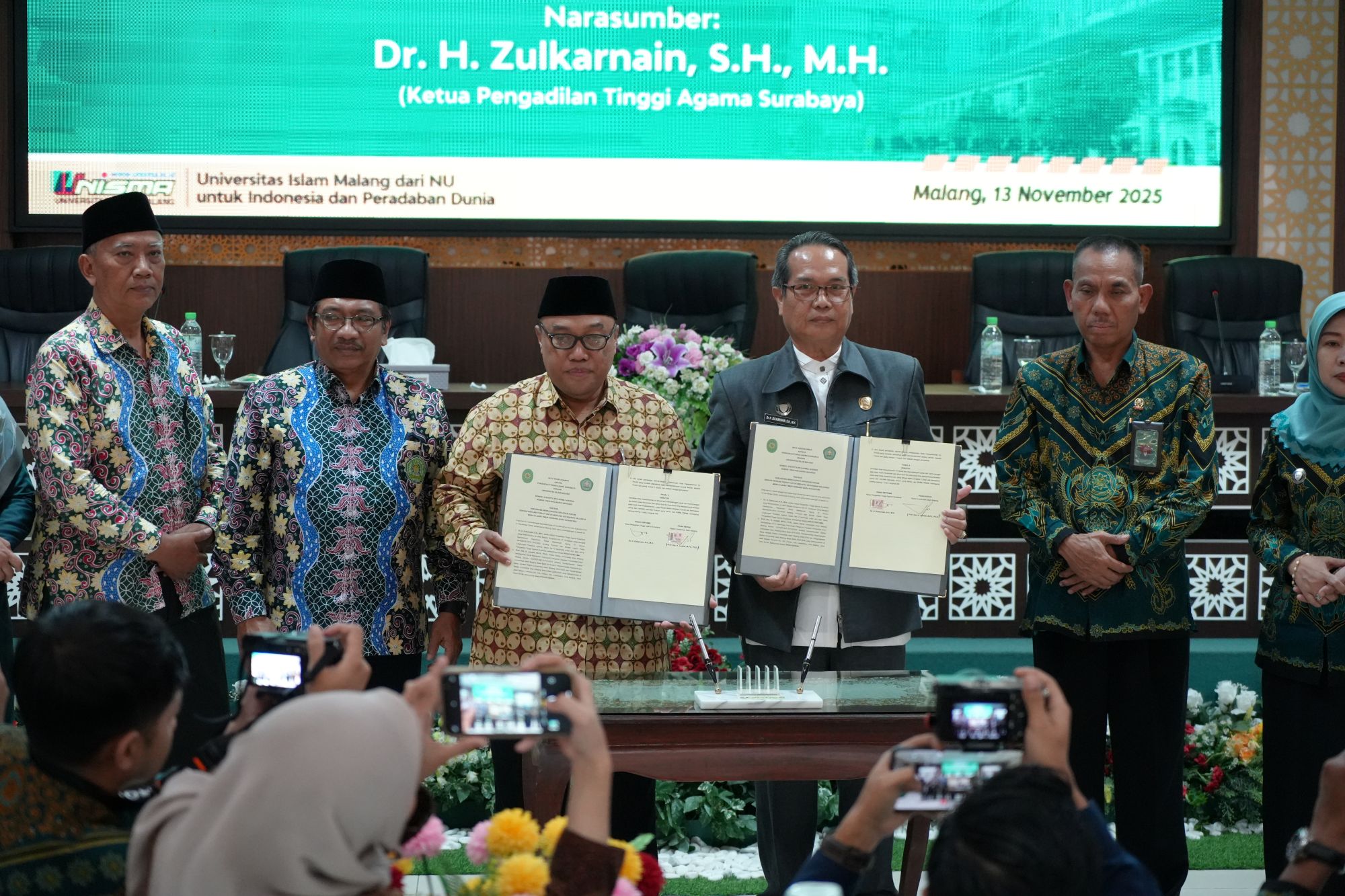 PTA Surabaya dan UNISMA Resmi Teken MoU, KPTA Sampaikan Kuliah Umum tentang Pembaruan Hukum Peradilan Agama