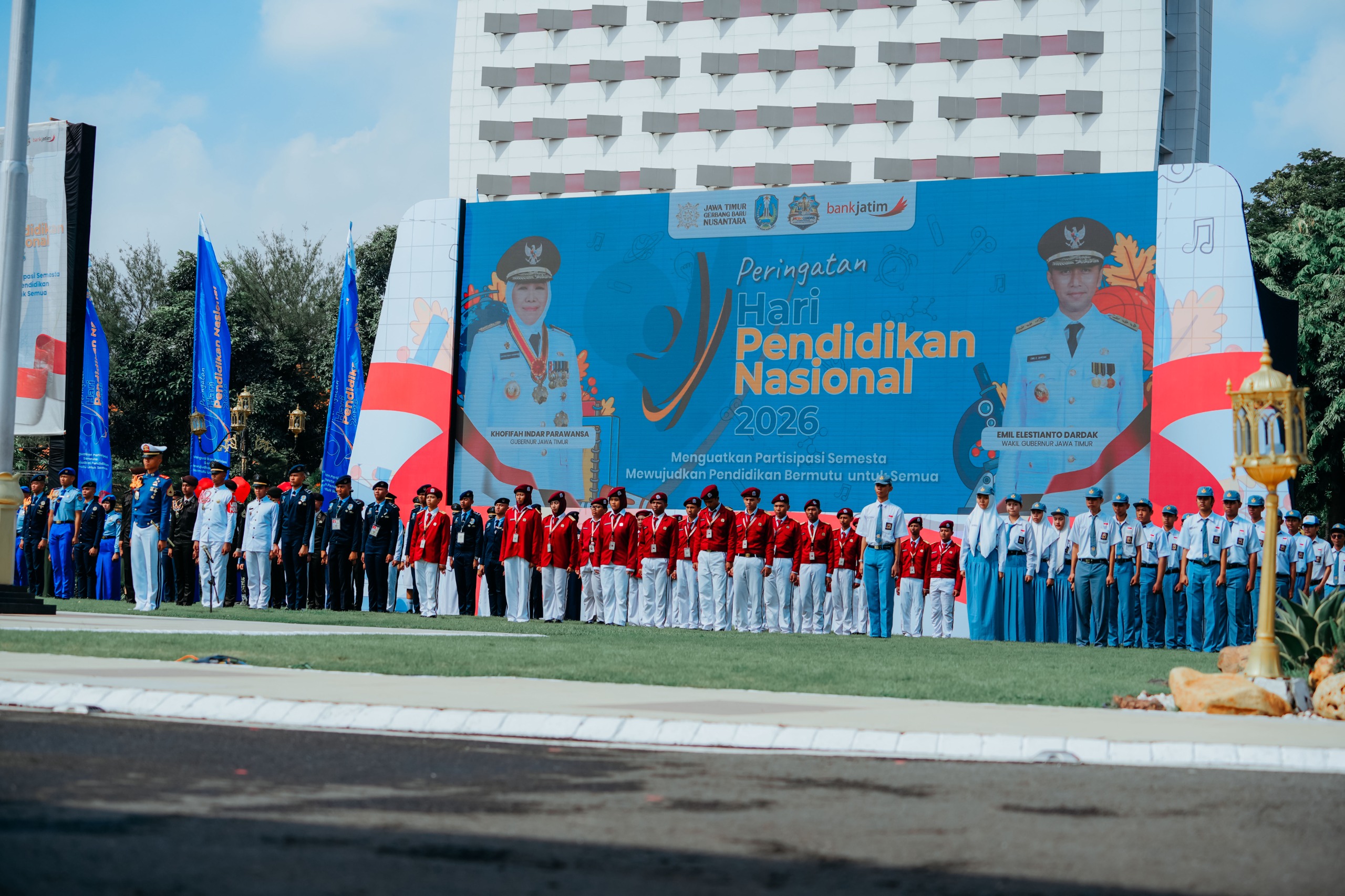 WKPTA Surabaya Hadiri Upacara Peringatan Hardiknas 2026 Bersama Gubernur Jawa Timur